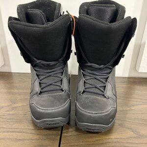 thirtytwo men’s size-10.5 snow boots